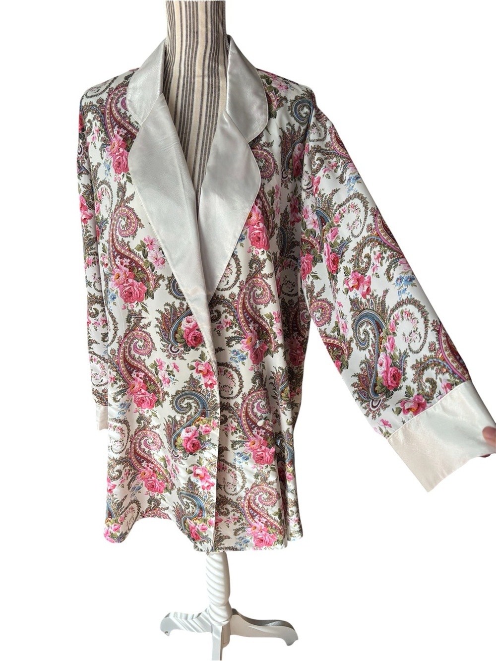 VTG Gold Label Victoria's Secret Double Breasted Satiny Robe Size L Rose/Paisley - Picture 5 of 6